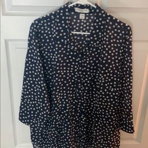💙🤍3/4 sleeve polka dot shirt🤍💙